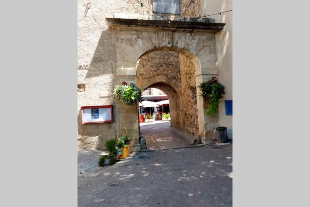 Holiday home Character Filled House Overlooking The River Cesse Bize-Minervois
