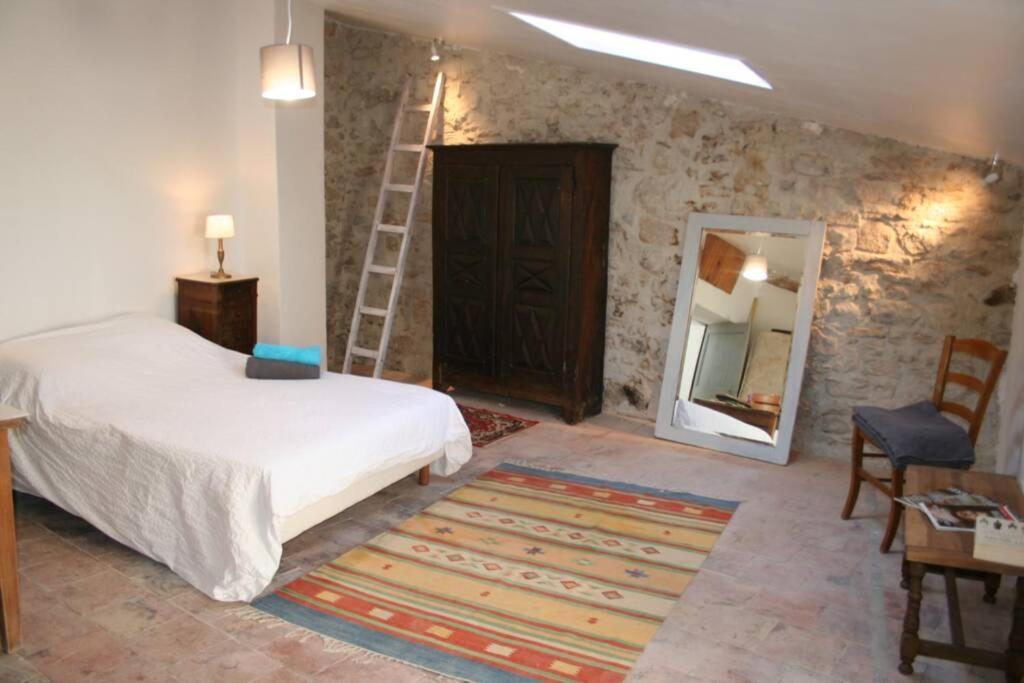 Character Filled House Overlooking The River Cesse
